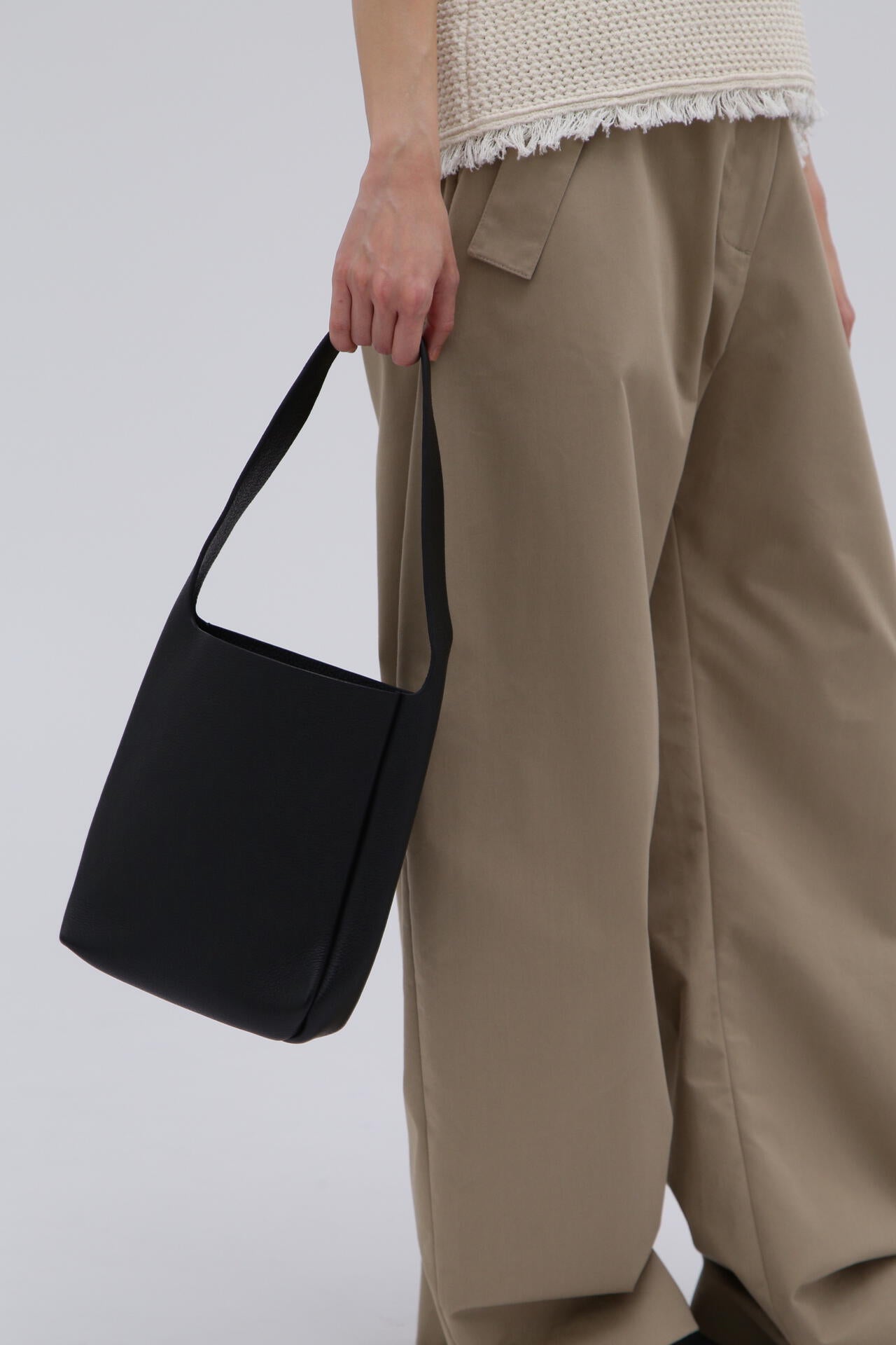 Aeta / SHOULDER : XS | THE LIBRARY（ザ ライブラリー） ｜【公式