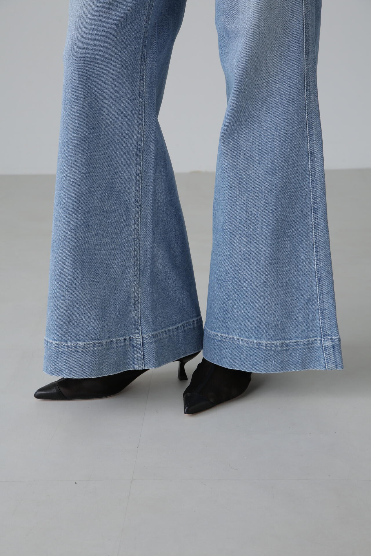 SERGE】ワイドフレアデニム | ADORE（アドーア） ｜【公式】通販