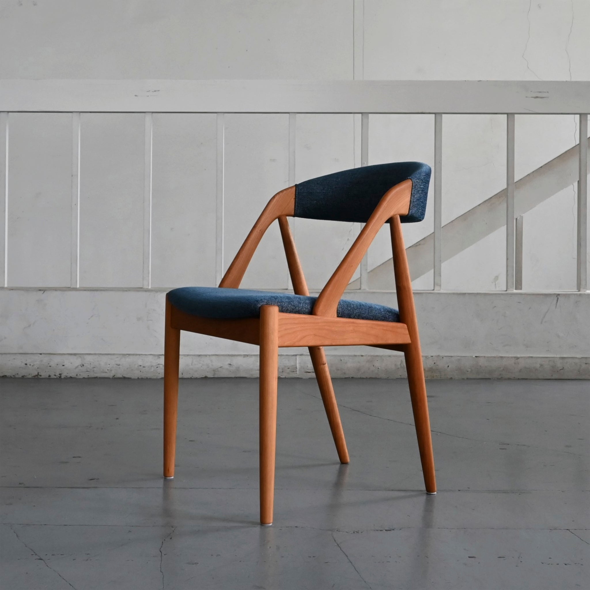 HANDY | 宮崎椅子製作所 | MIX life-style（ミックスライフスタイル）