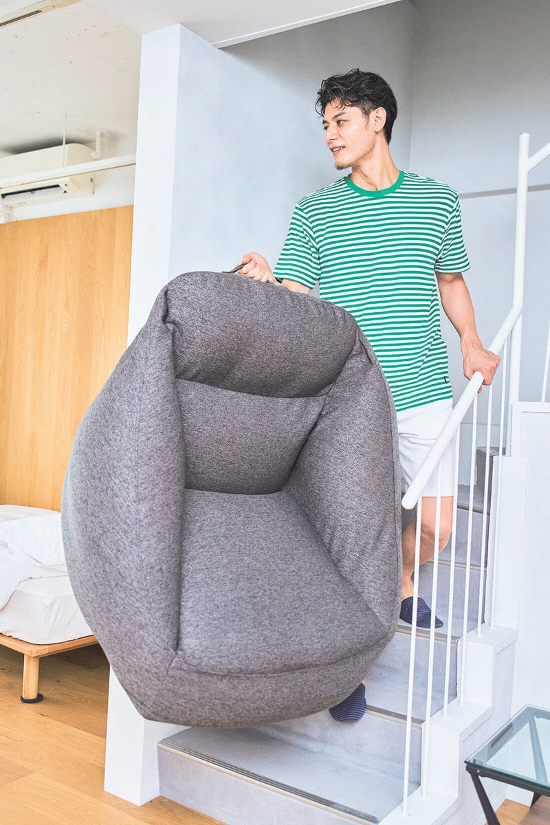 無印良品の2024ベストバイ」家具の概念を覆す“空気でできたソファ