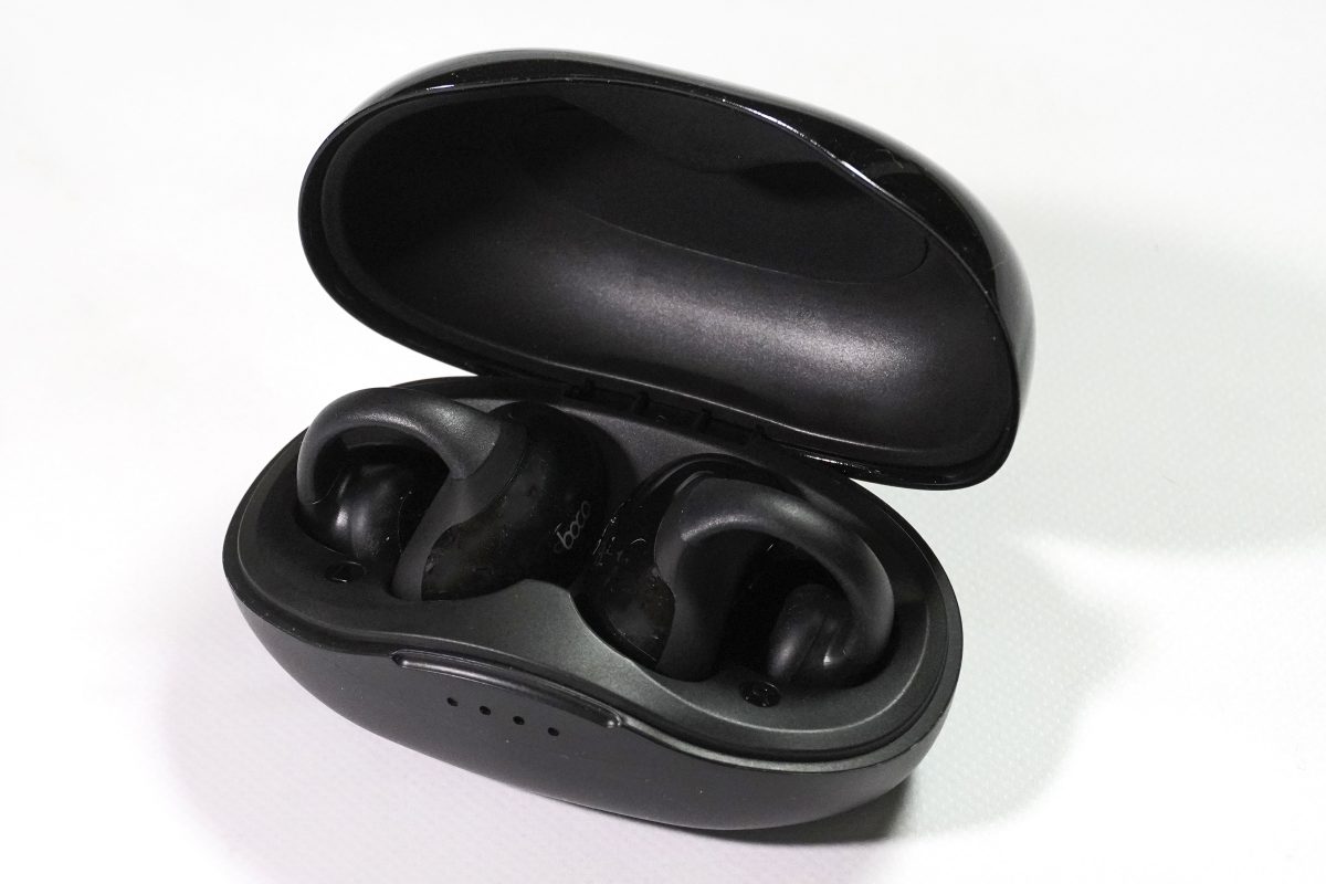 ながら聞き 最強イヤホン？」BoCoの“耳をふさがない”骨伝導イヤホンを