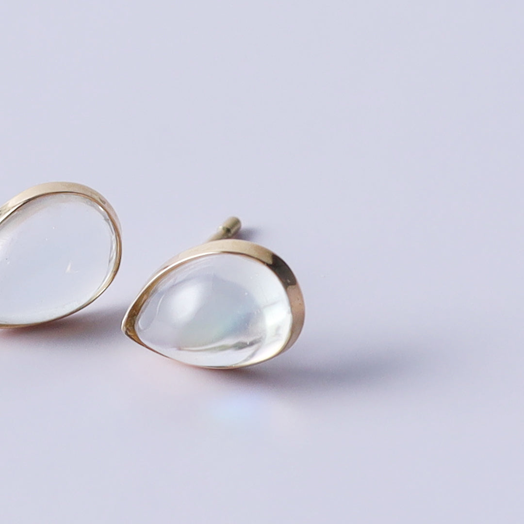 K18レインボームーンストーンツユ手巻きピアス