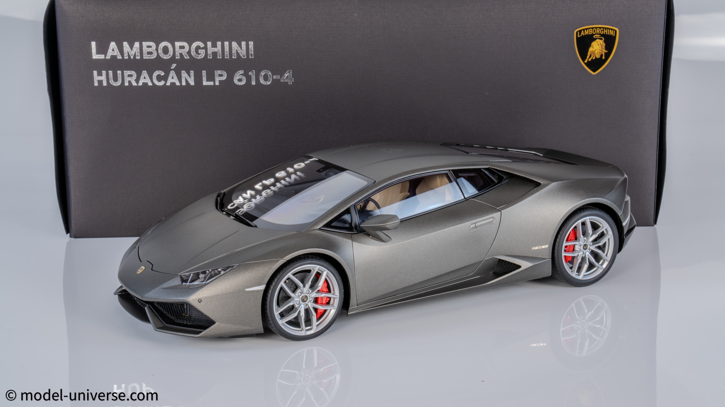 AUTOart :12Lamborghini LP610-4 (マットグレー) 2014年 スケールモデル