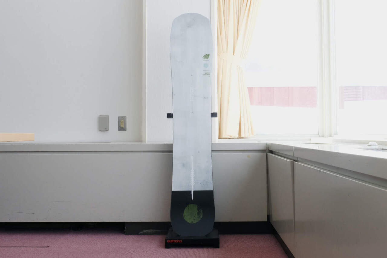 STUN GUN｜スタック知らずのフリースタイル・パウダーボード