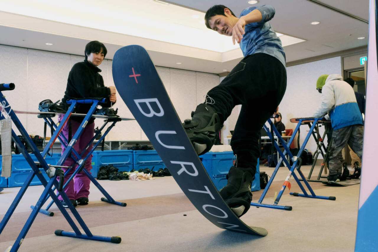 CUSTOM-X ｜より”XらしいX”へ。 | スノーボードショップMOJANE｜スノボ