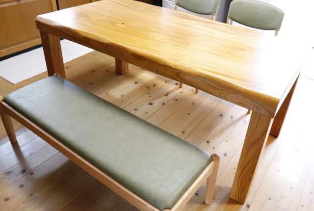 欅（ケヤキ）の一枚板ローテーブルのリメイクとシキファニチアのベンチ