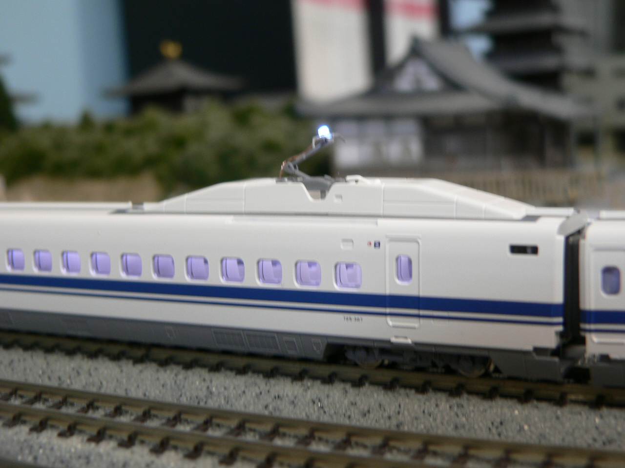 カトーの700系新幹線基本＆増結16両セットのパンタスパーク＆車掌