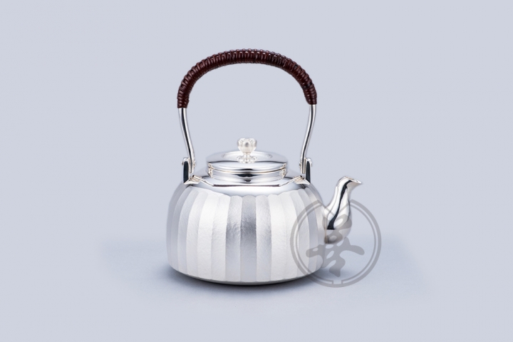 善興 純銀 湯沸4.5寸 立筋（白） | 森銀器製作所