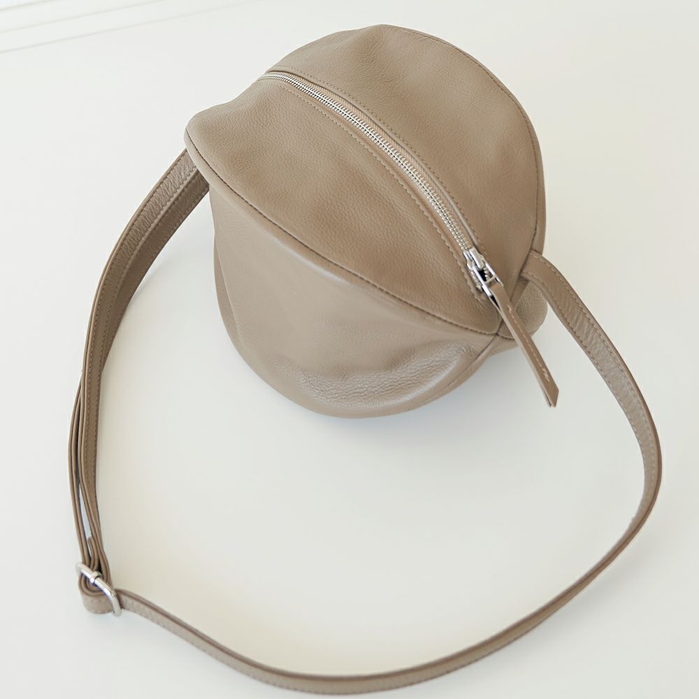 ころんとポーチMサイズ【本革】細紐（グレーベージュ） | もりのがっ