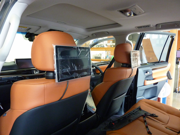 レクサス「LX570」に後席モニターを取り付け | フレーバー