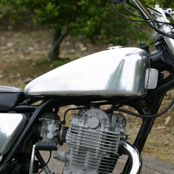 ヤマハ SR400 アルミチョップタンク バフ仕上げ BIGCEDAR | バイク