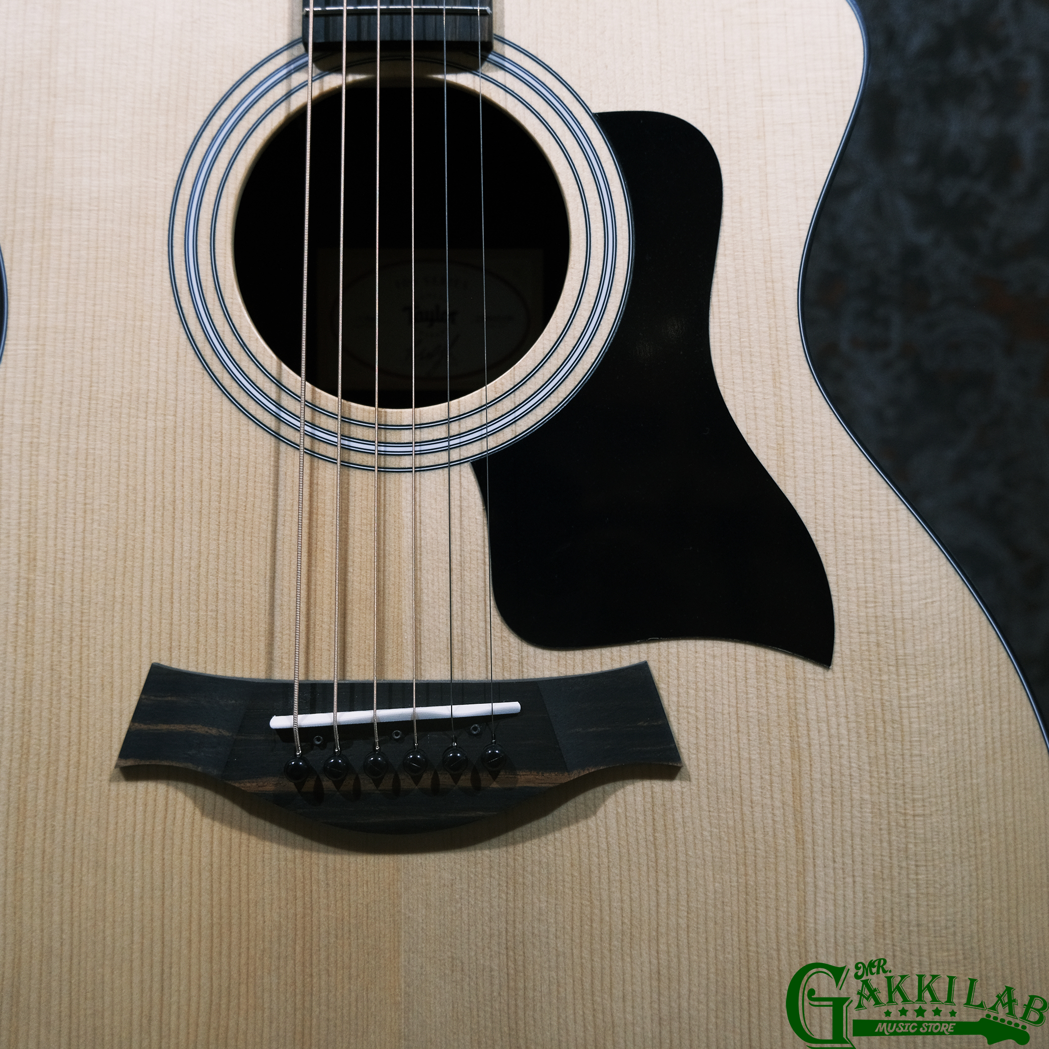 Taylor 114ce Walnut (Limited) ES2【エレアコ】 | 札幌の楽器屋さん