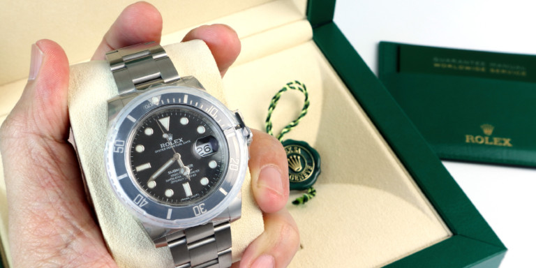 ロレックスの箱へのしまい方｜高値を下げないための保管方法 | なんぼや