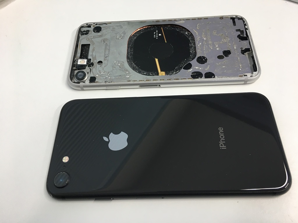 iPhone(アイフォン)バックパネル割れ修理 | iPhoneインカメラ修理