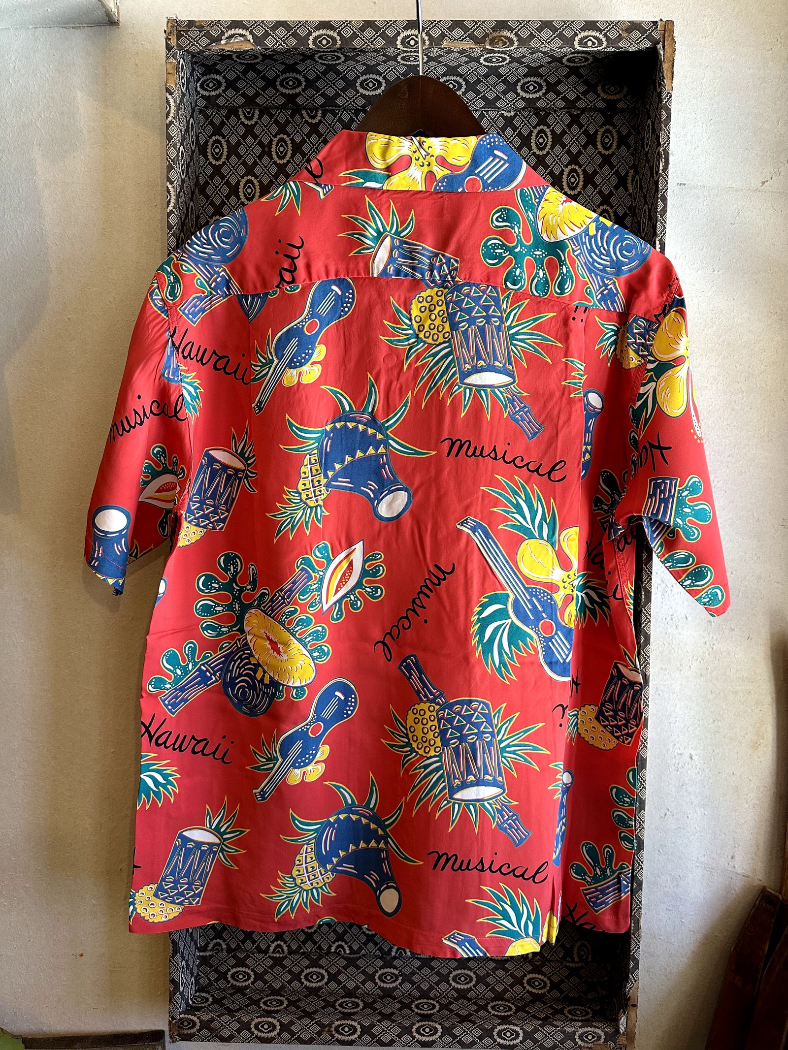 SUN SURF - ALOHA SHIRTS “HAWAII MUSICAL” /半袖レーヨンシャツ