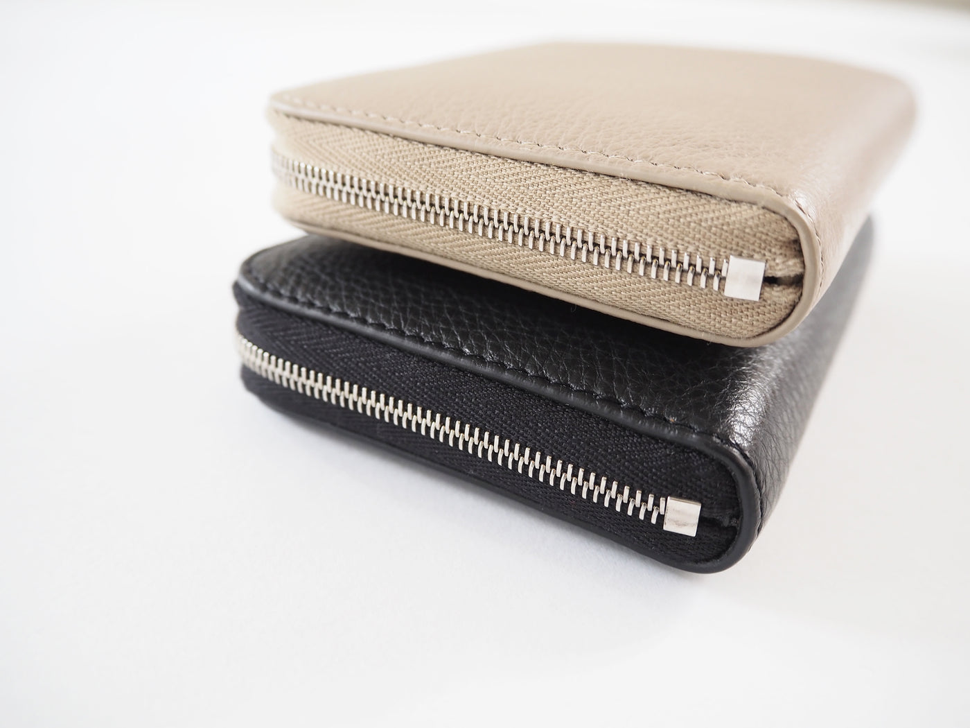 Aeta ラウンドウォレット, Black – Navyblue