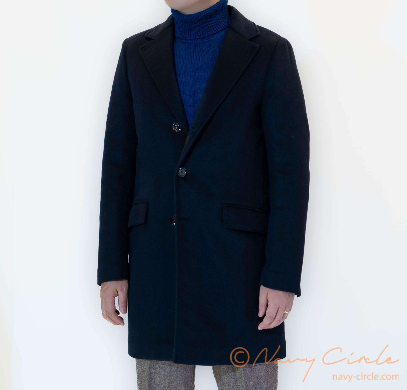 Moorerのチェスターフィールドコート〈Harris〉の全体像 | Navy Circle