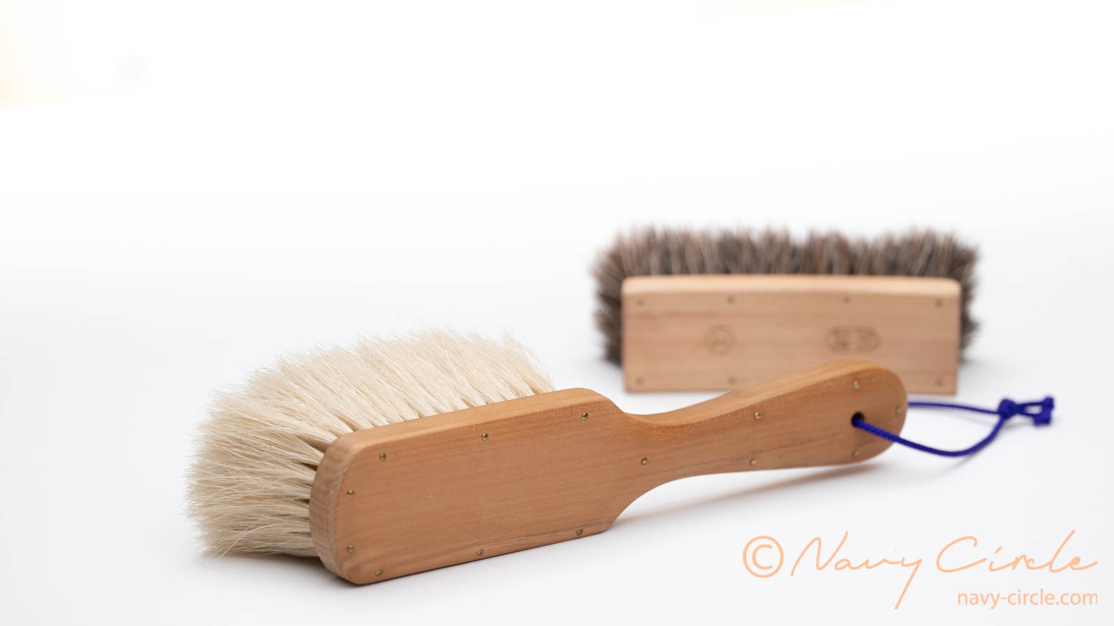 握りやすさに難あり？江戸屋の角型持ち手の手植え靴ブラシ | Navy Circle