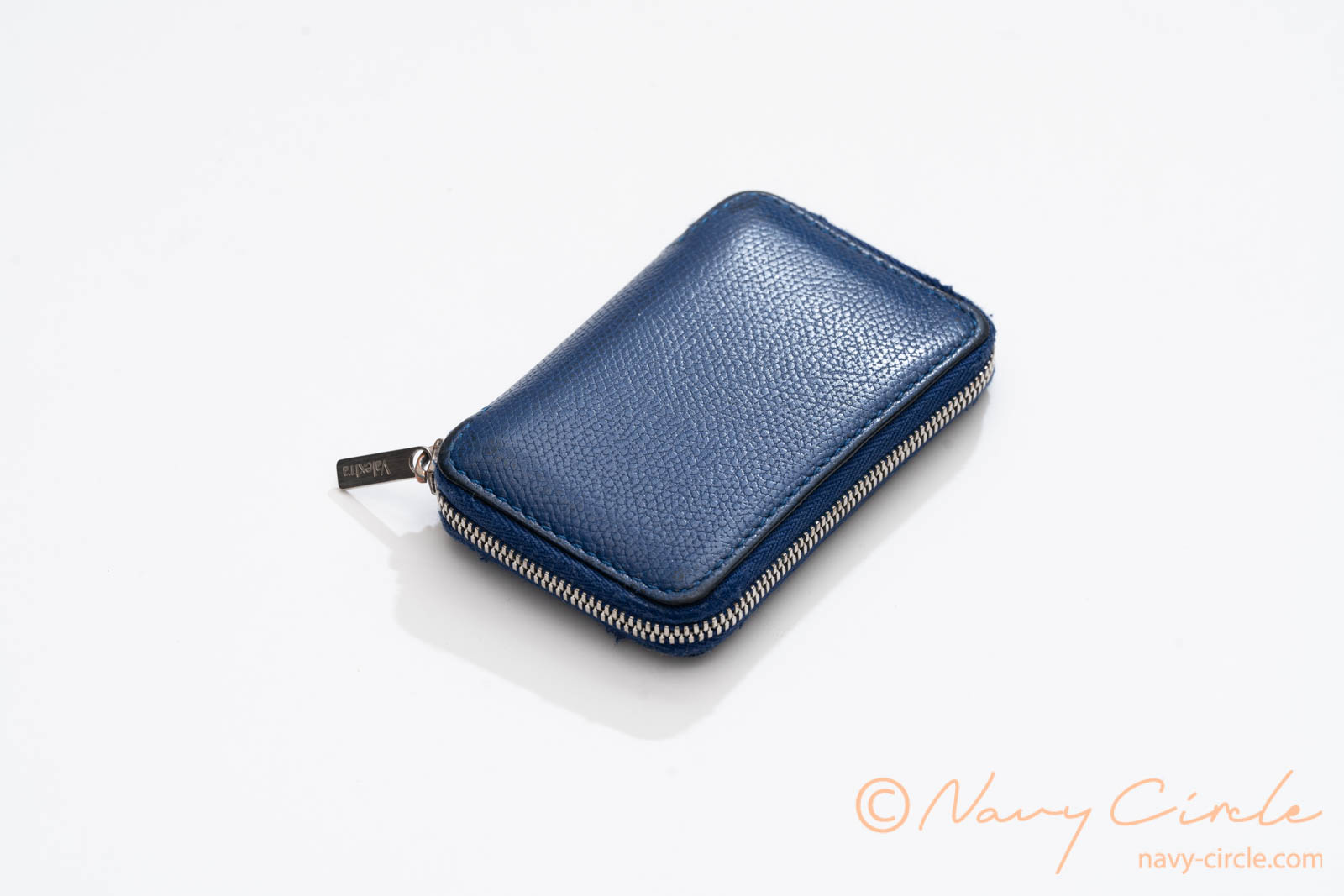 私の愛用品 (11) Valextraのミニ財布 | Navy Circle