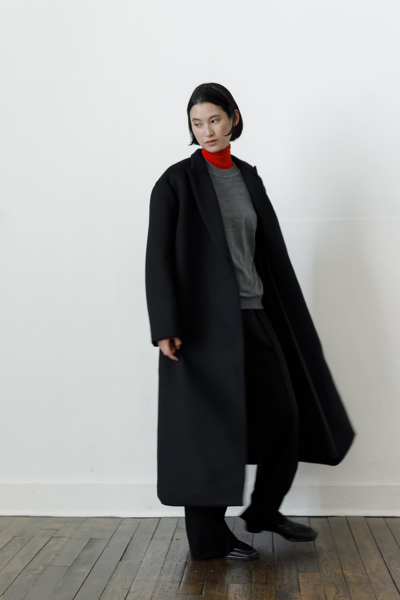 Peaked lapel long coat (-black-) – NEAU