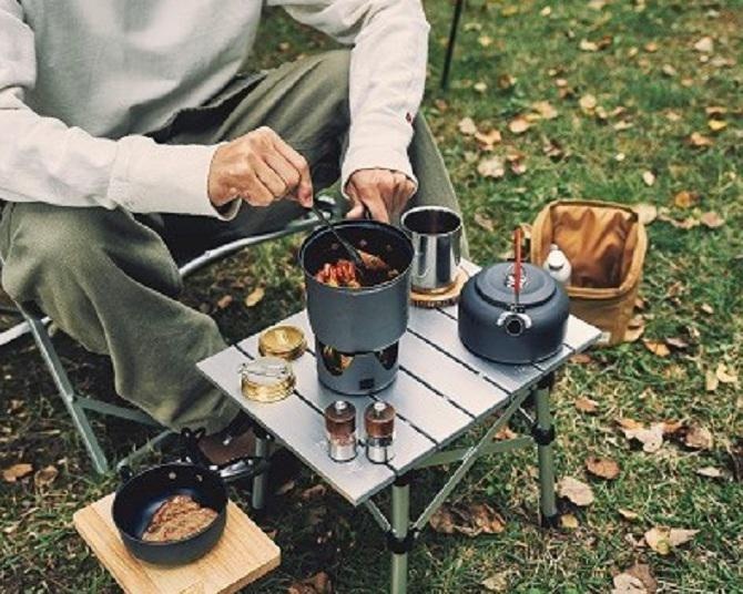 キャンプ引退品】Colemanのキャンプテント、スノーピークの調理器具