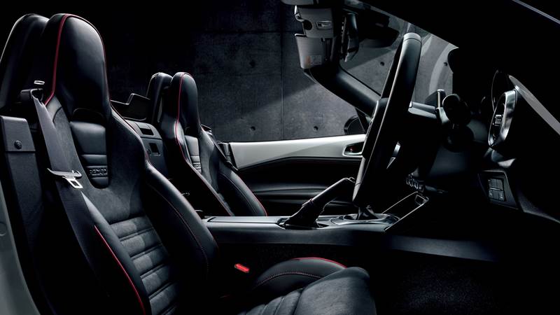 新型ロードスターにサーキットなNR-Aと全部入りRSが追加！何がどう違う