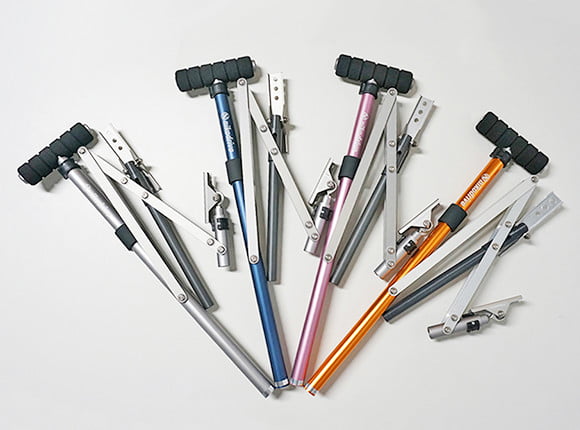 ニコドライブ 】手動運転補助装置 - 5分で取り付け、クルマを手だけで