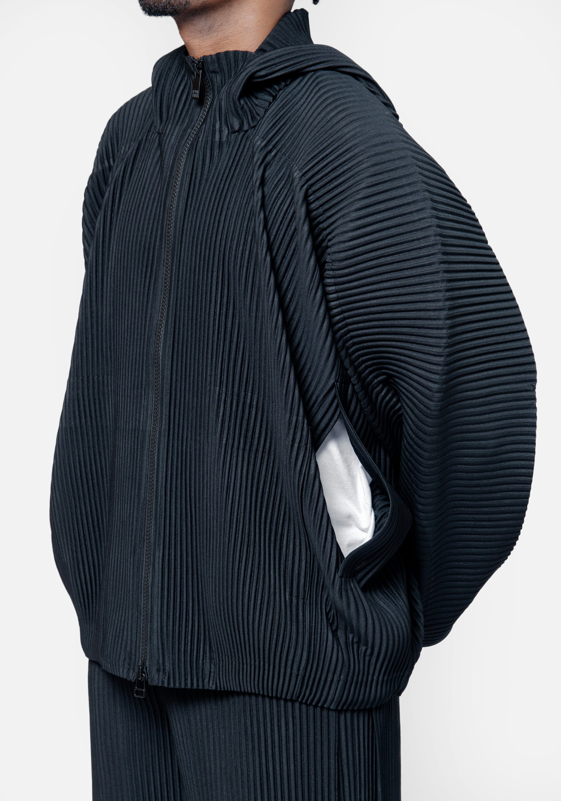 MC May Pleated Zip Hoodie Jacket Black HP56-JL121-15 – NOMAD