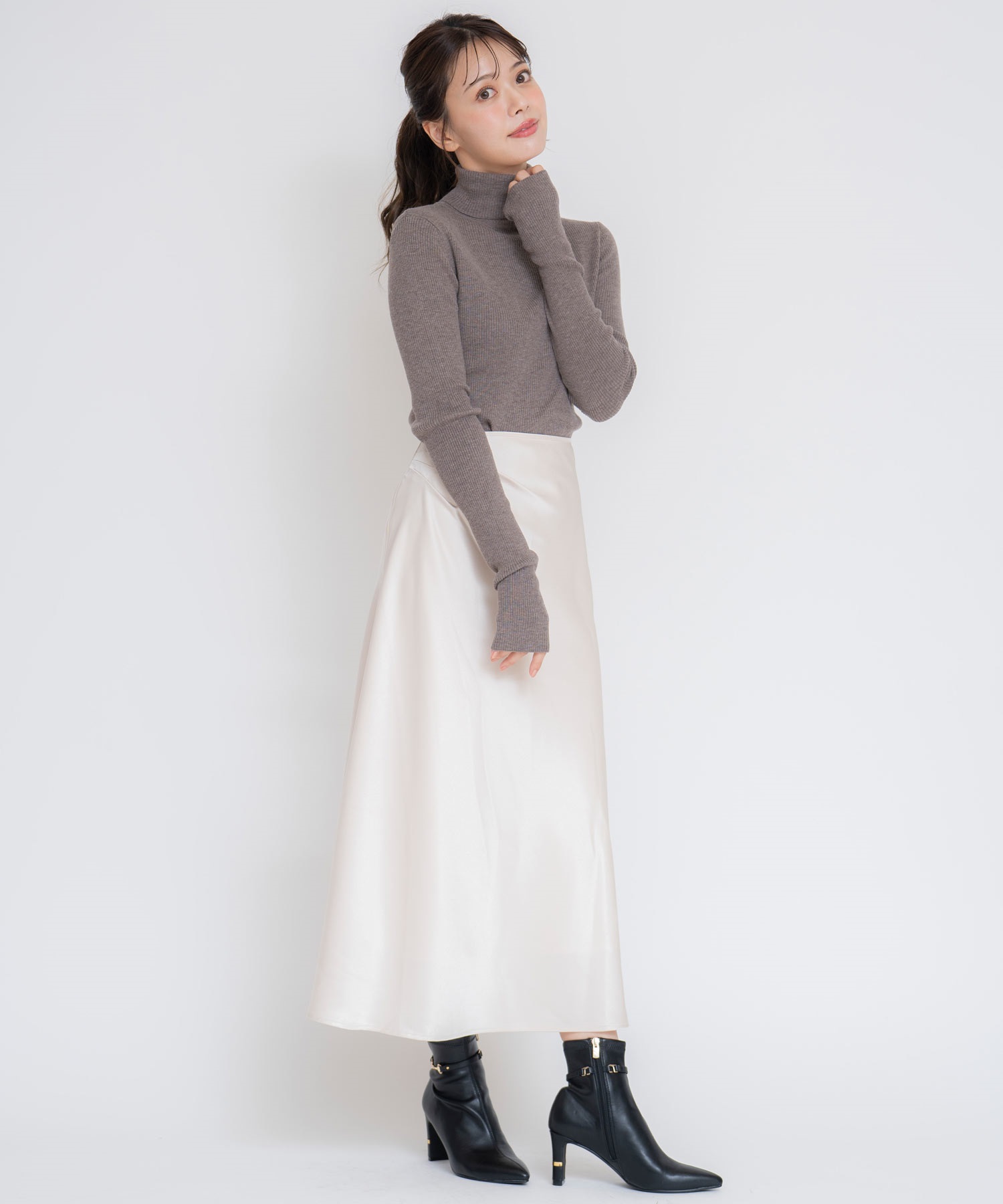 サテンドレープナロースカート | タイトスカート | NOELA OFFICIAL WEB