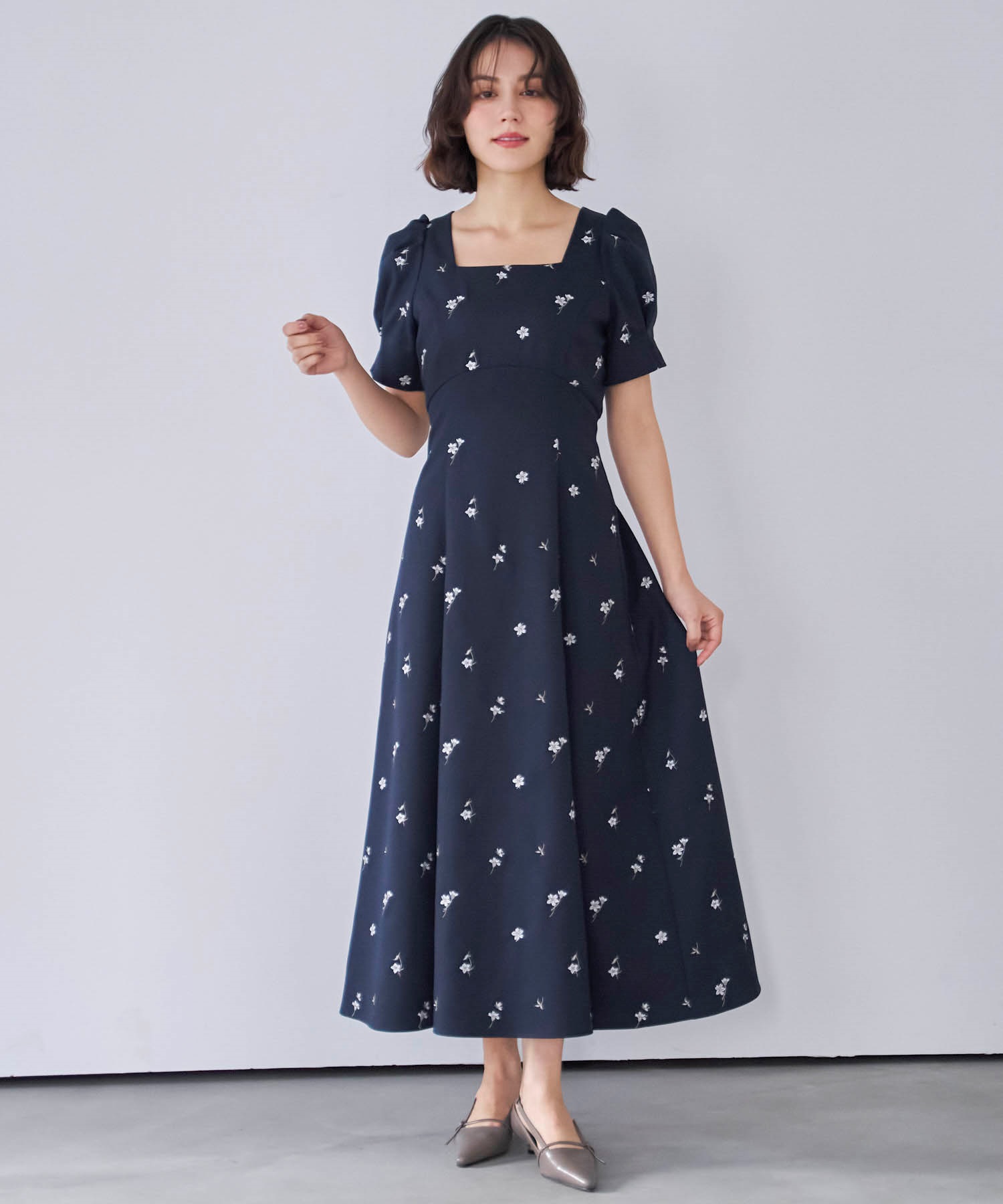 予約】【Premium】フラワー刺繍ワンピース | ロングワンピース | NOELA