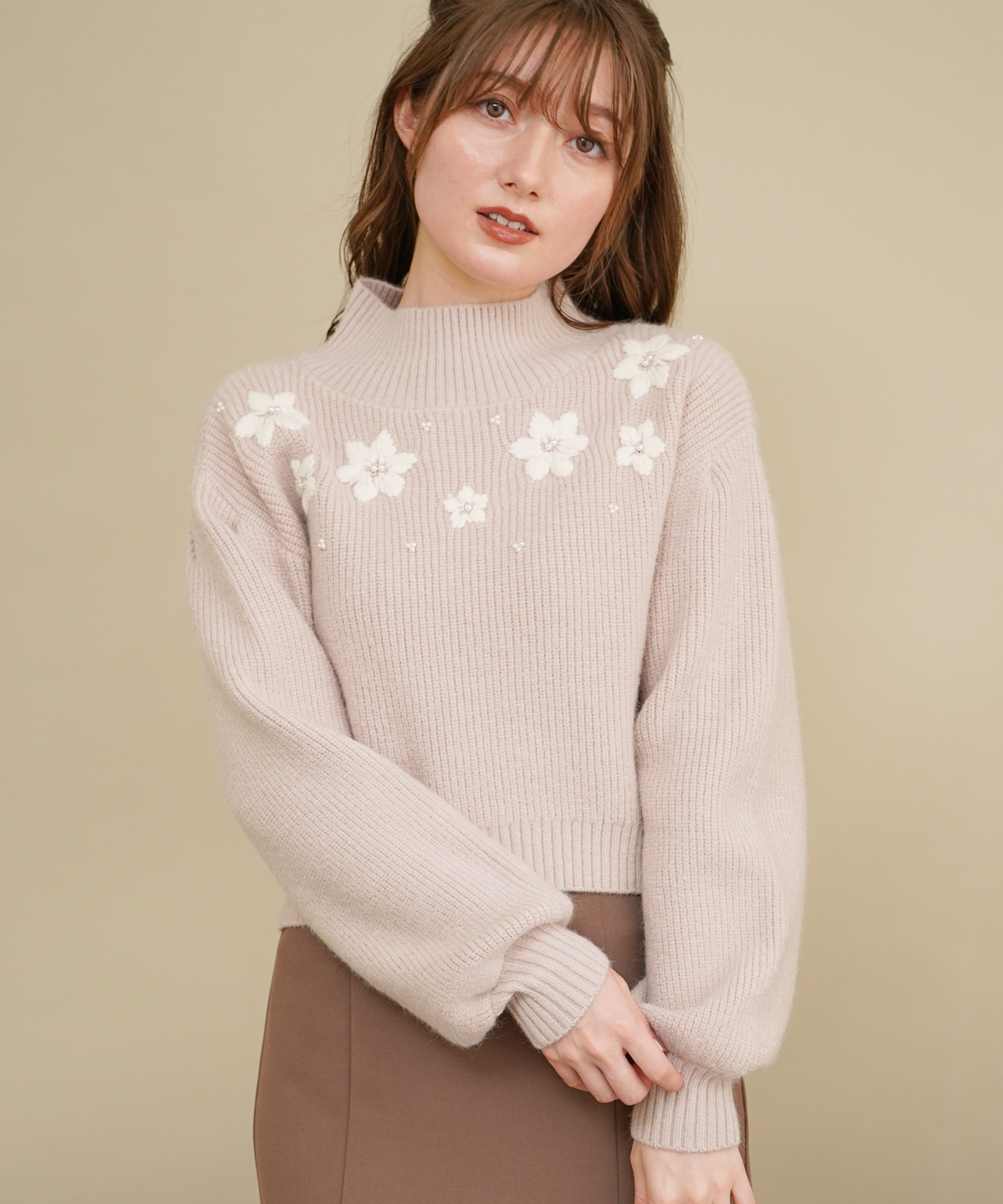 フラワー刺繍ハイネックニット | ニット | NOELA OFFICIAL WEB STORE