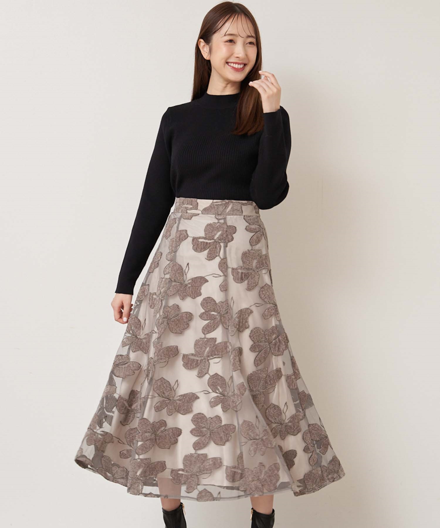 モール刺繍花柄スカート | フレアスカート | NOELA OFFICIAL WEB STORE