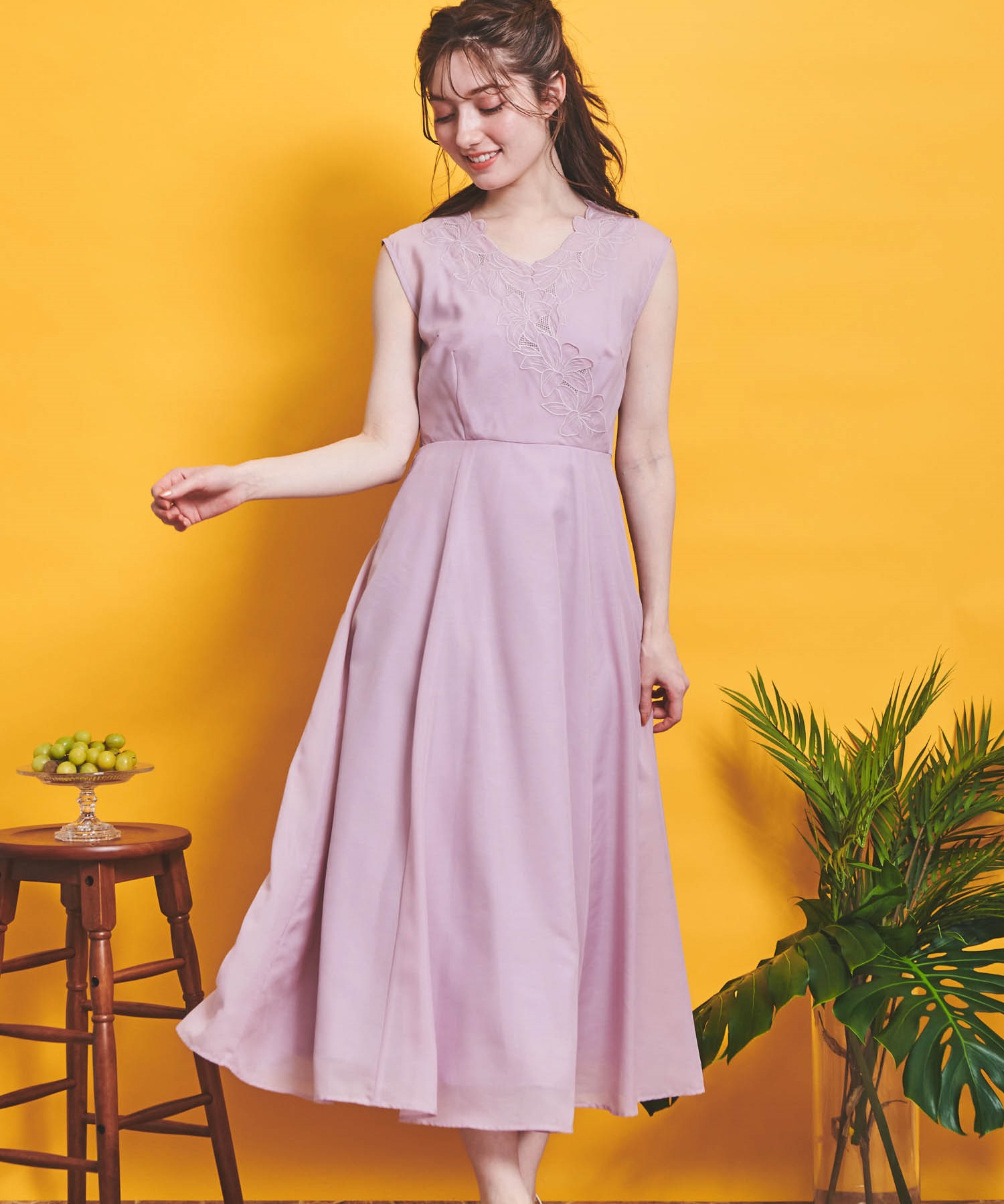 フラワー刺繍ワンピース | ロングワンピース | NOELA OFFICIAL WEB STORE