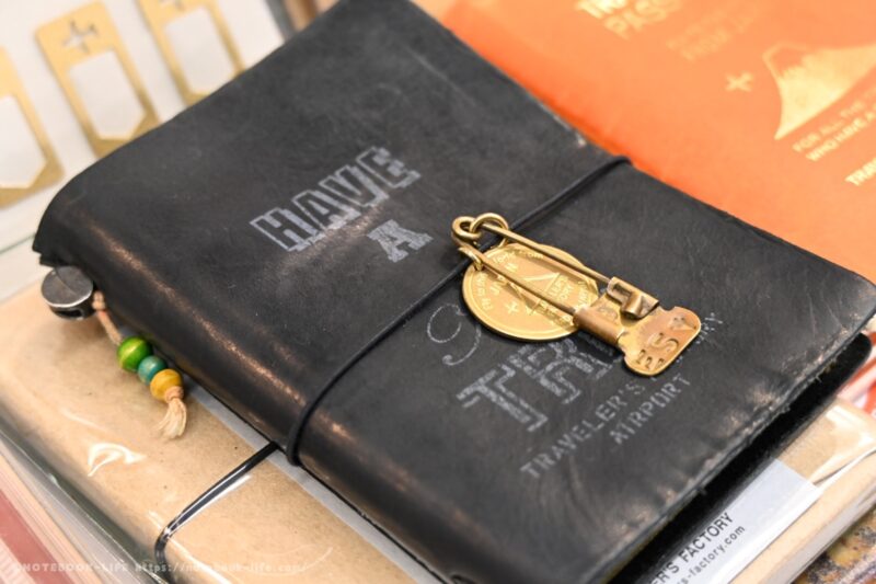 成田空港限定のトラベラーズノート（パスポートサイズ）を買ってきた✈️