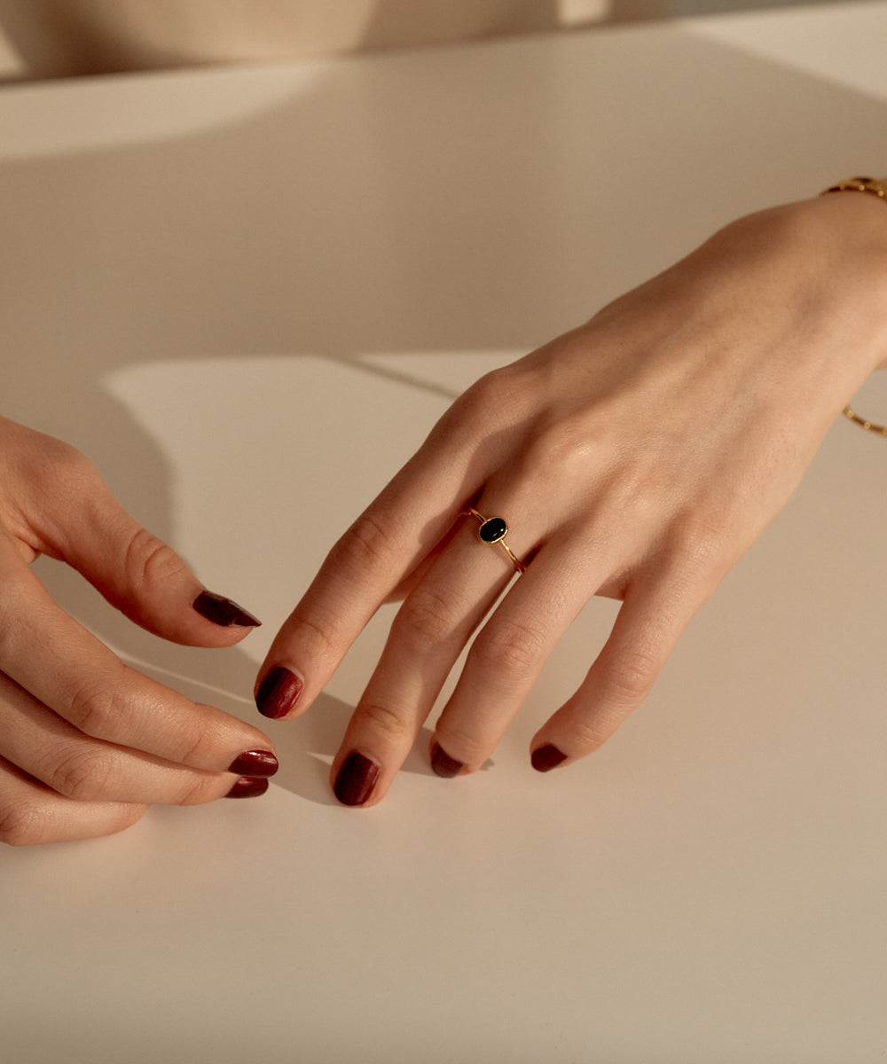 Classic Stone Motif Ring | 大人のための毎日使えるリング通販