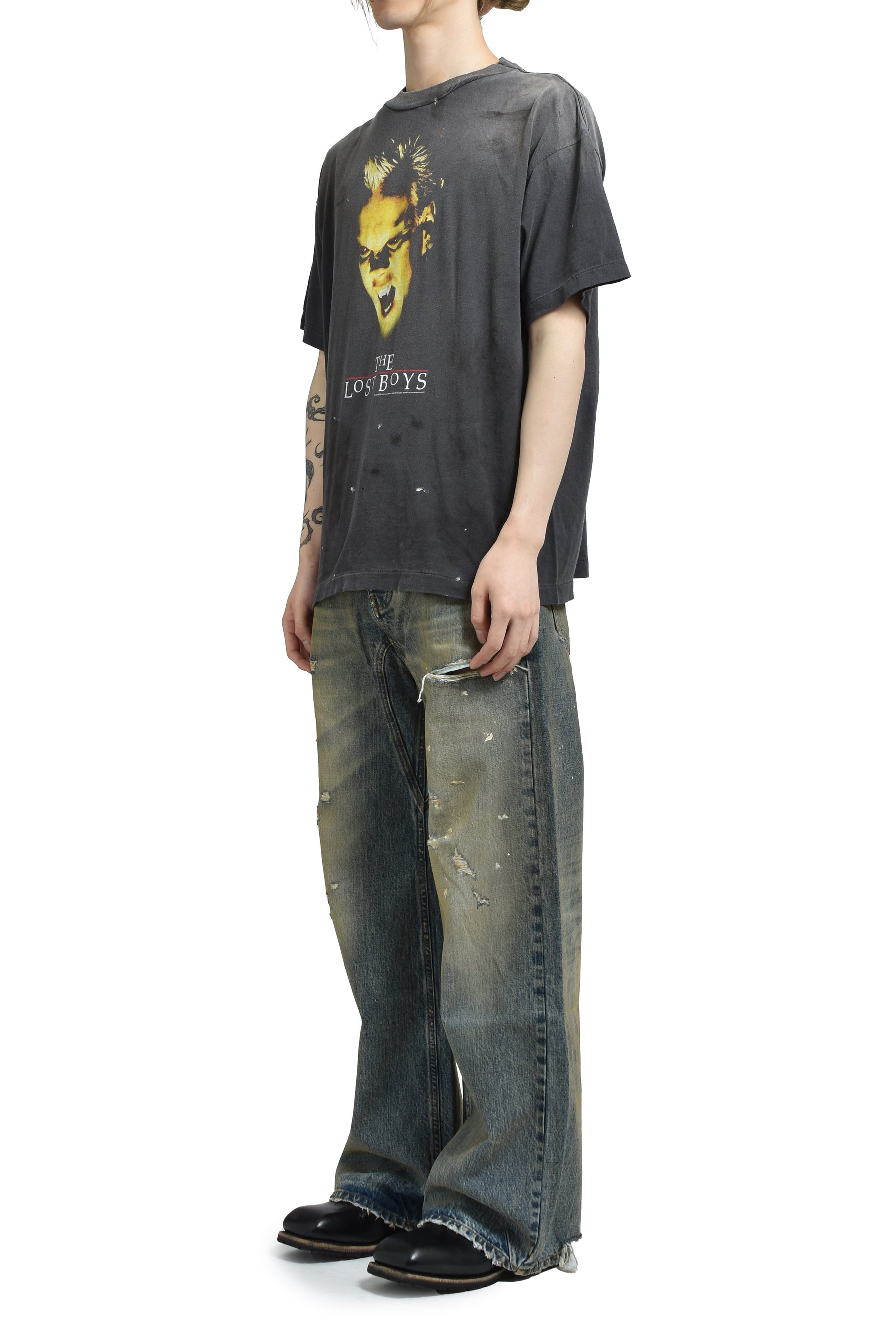 SAINT Mxxxxxx × The Lost Boys SS25 LB_SS TEE /VANPIRE / BLK - NUBIAN