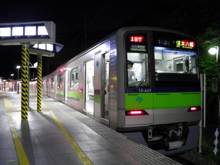 東京都交通局10-300形（1・2次車）・10-300R形「都営新宿線」 座席