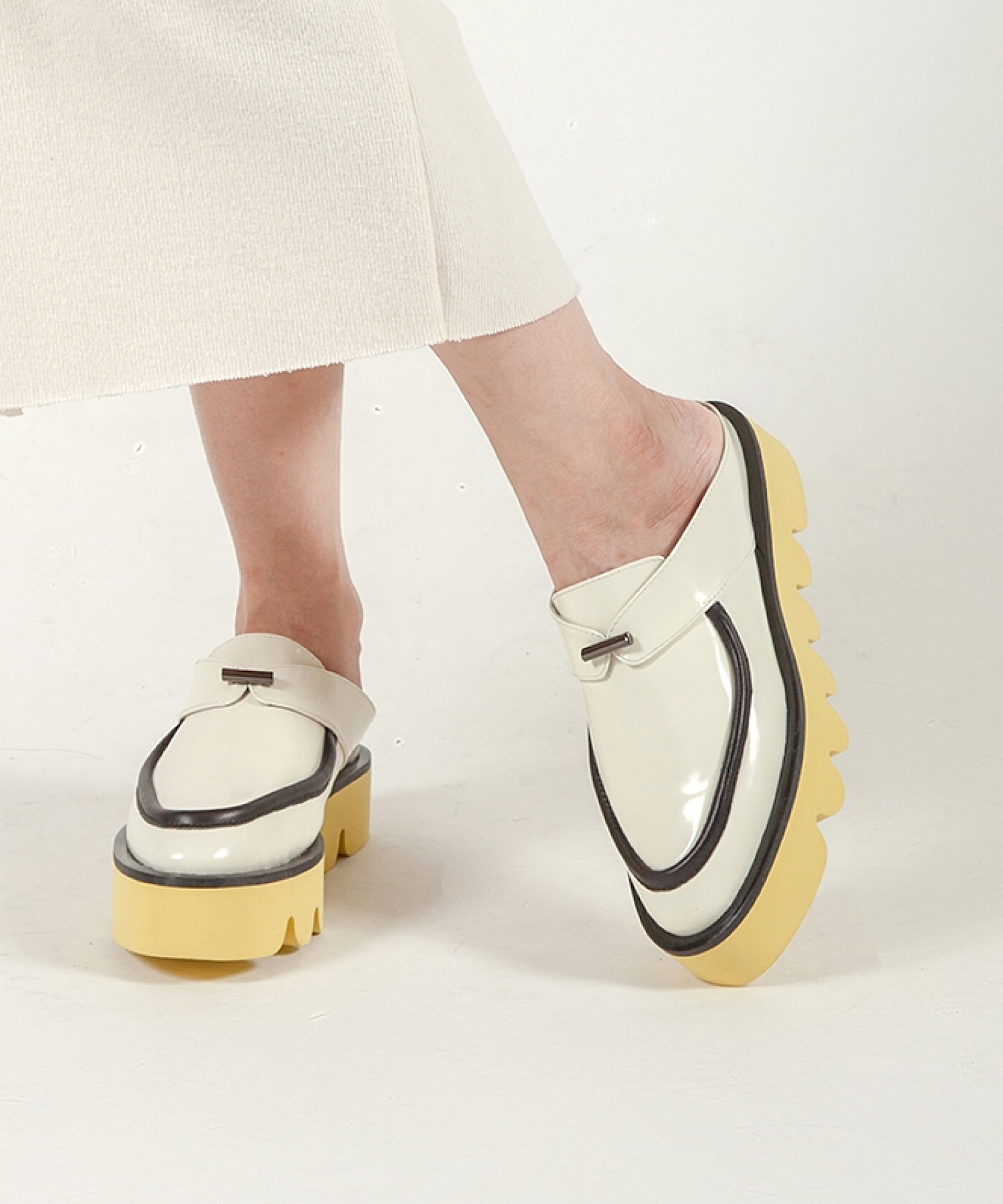 本革/厚底/3.5cm】厚底 バックレスローファー ALL BLACK│Jeffrey