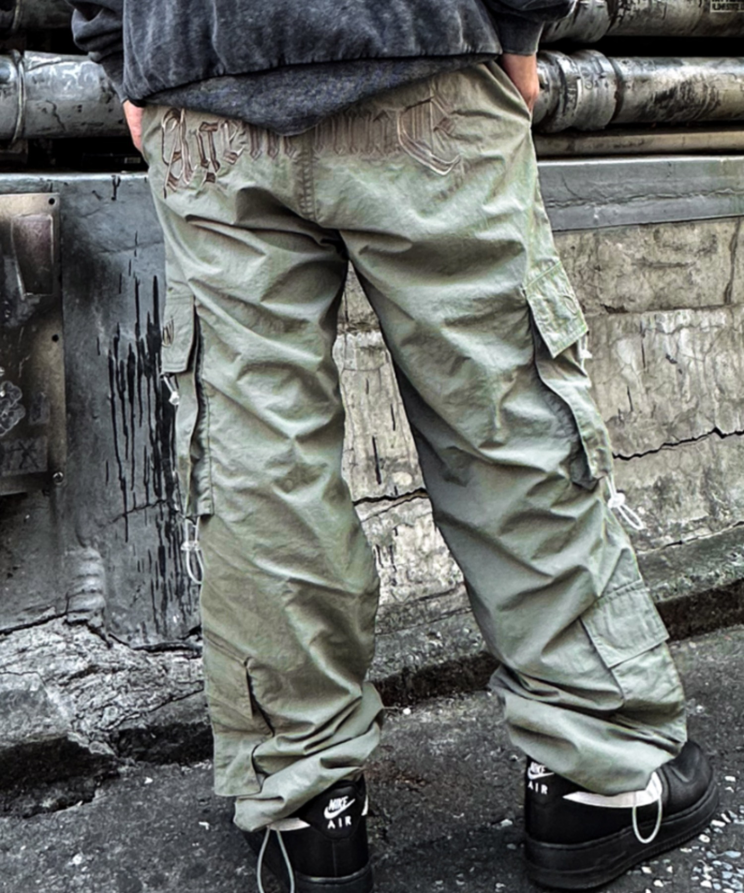 A'GEM/9 / エージェムナイン』ロゴ刺繍カーゴパンツ A'GEM/9│A'GEM/9