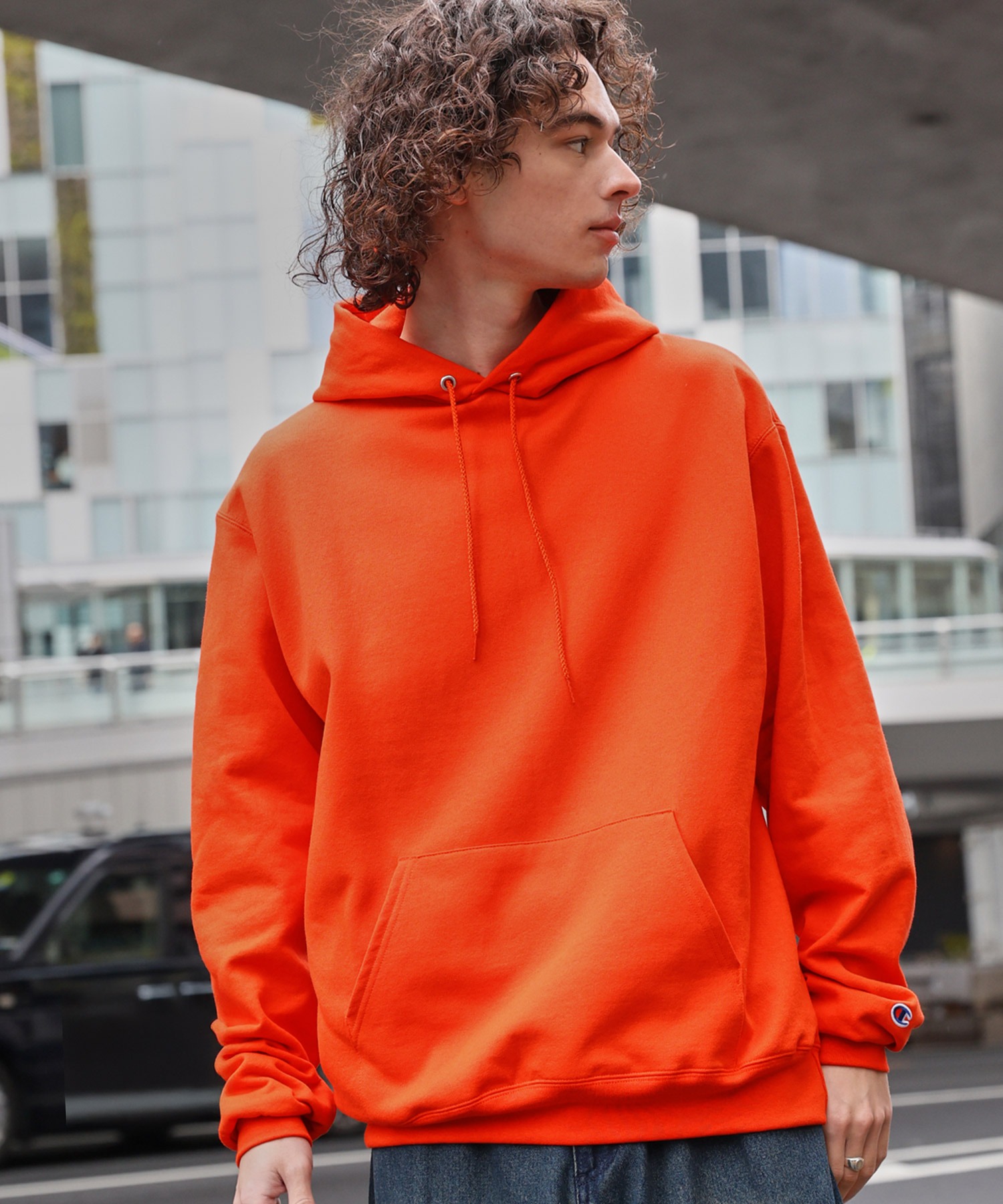 Champion HOODED オーバーサイズ プルオーバーパーカー MONO-MART