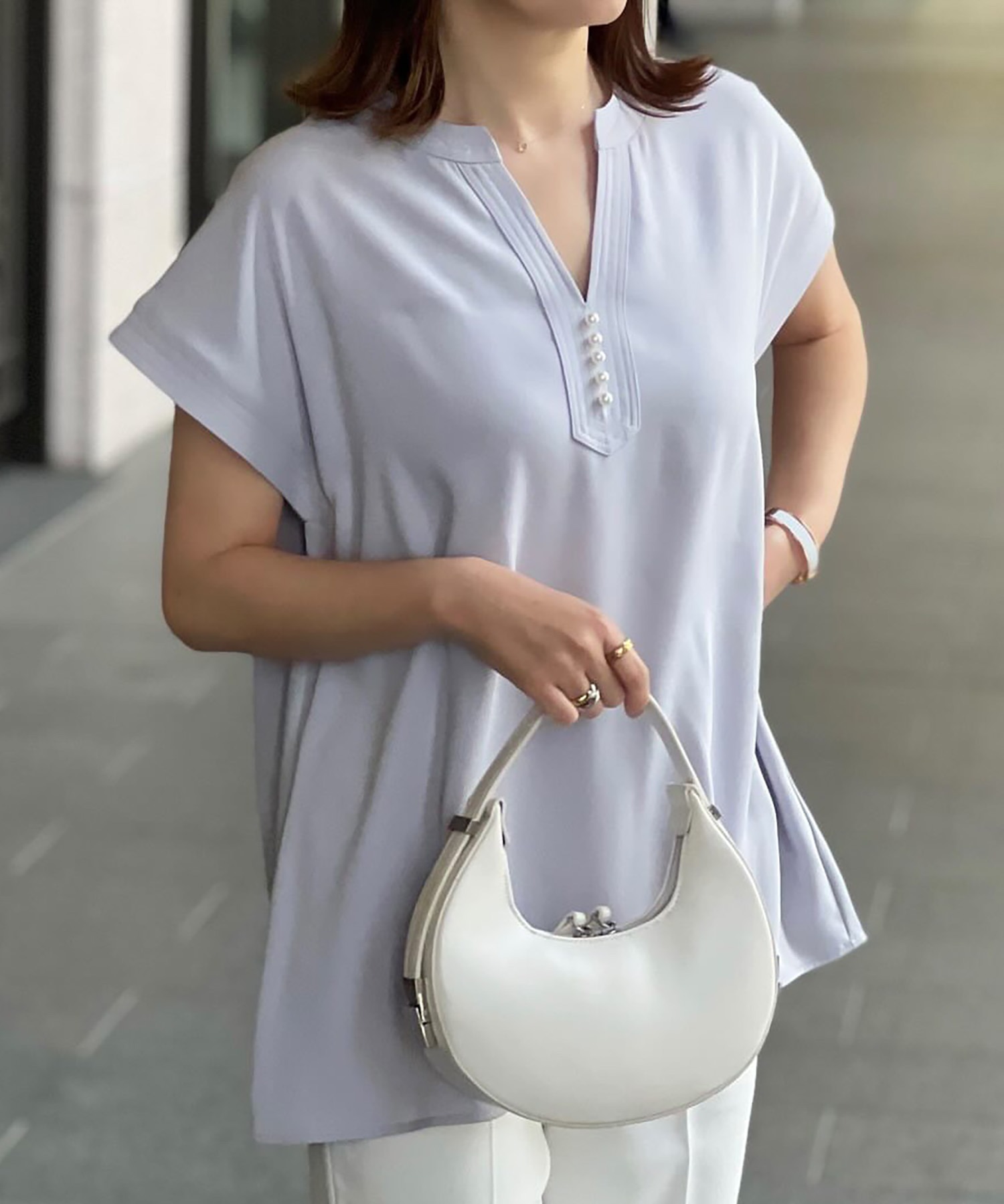 楽シリーズ】イージーケアパール釦キーネックブラウス Emma Taylor