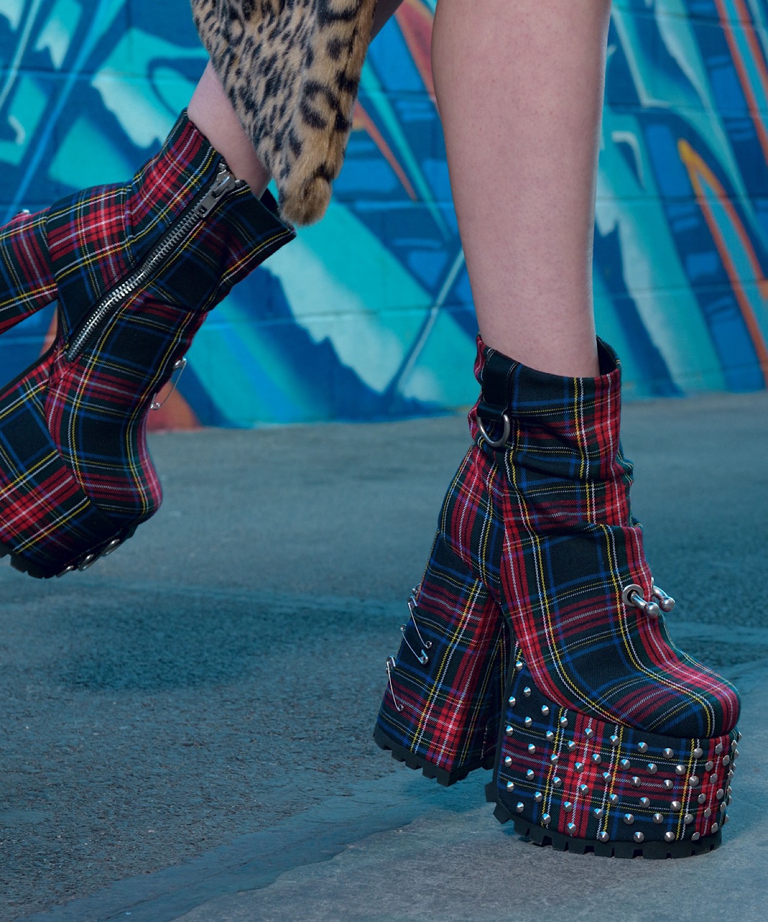 タータンチェック 厚底ミドルブーツ Charla Tedrick│Jeffrey Campbell