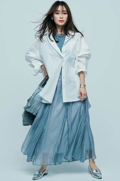 3/3のコーデ】春気分を盛り上げる！白×ブルーのクールトーンスタイル