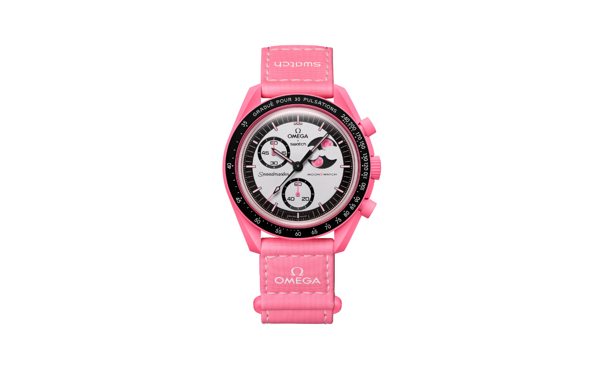 オメガ×スウォッチ】鮮やかピンクを纏った「Bioceramic MoonSwatch」が