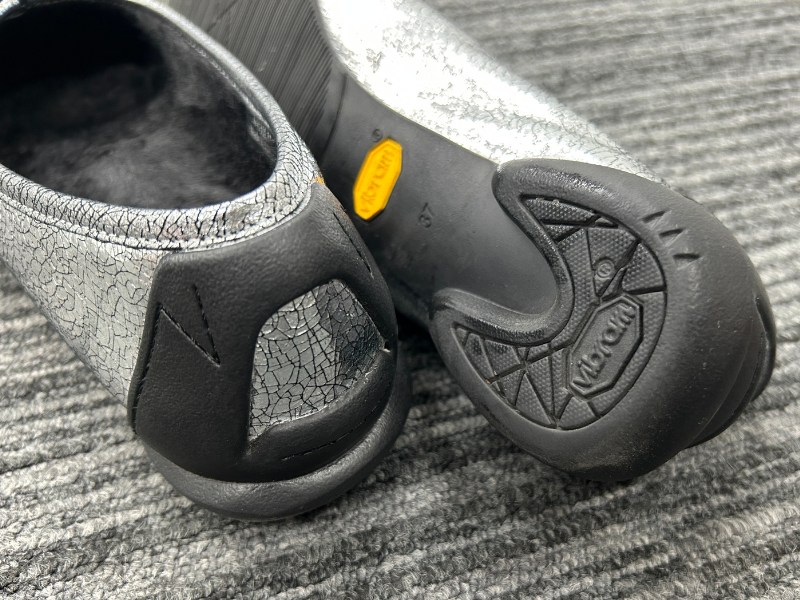 インソールがモフモフ♡ SHISEIの銀色バレエシューズが使える