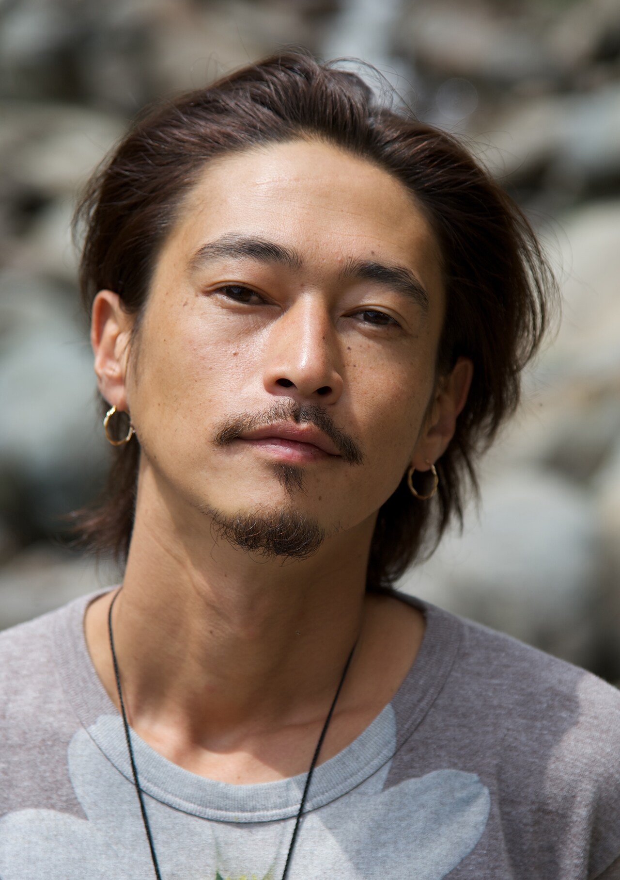 卍LINE初のアナログ盤はベストリミックス - 音楽ナタリー