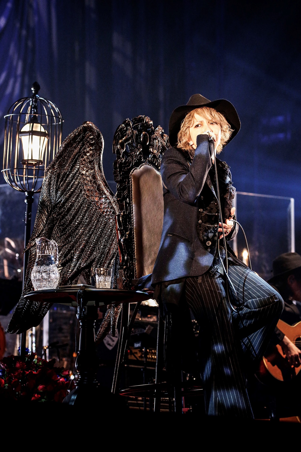 HYDEの地元・和歌山バースデー「黒ミサ」1年を経て映像化 - 音楽ナタリー