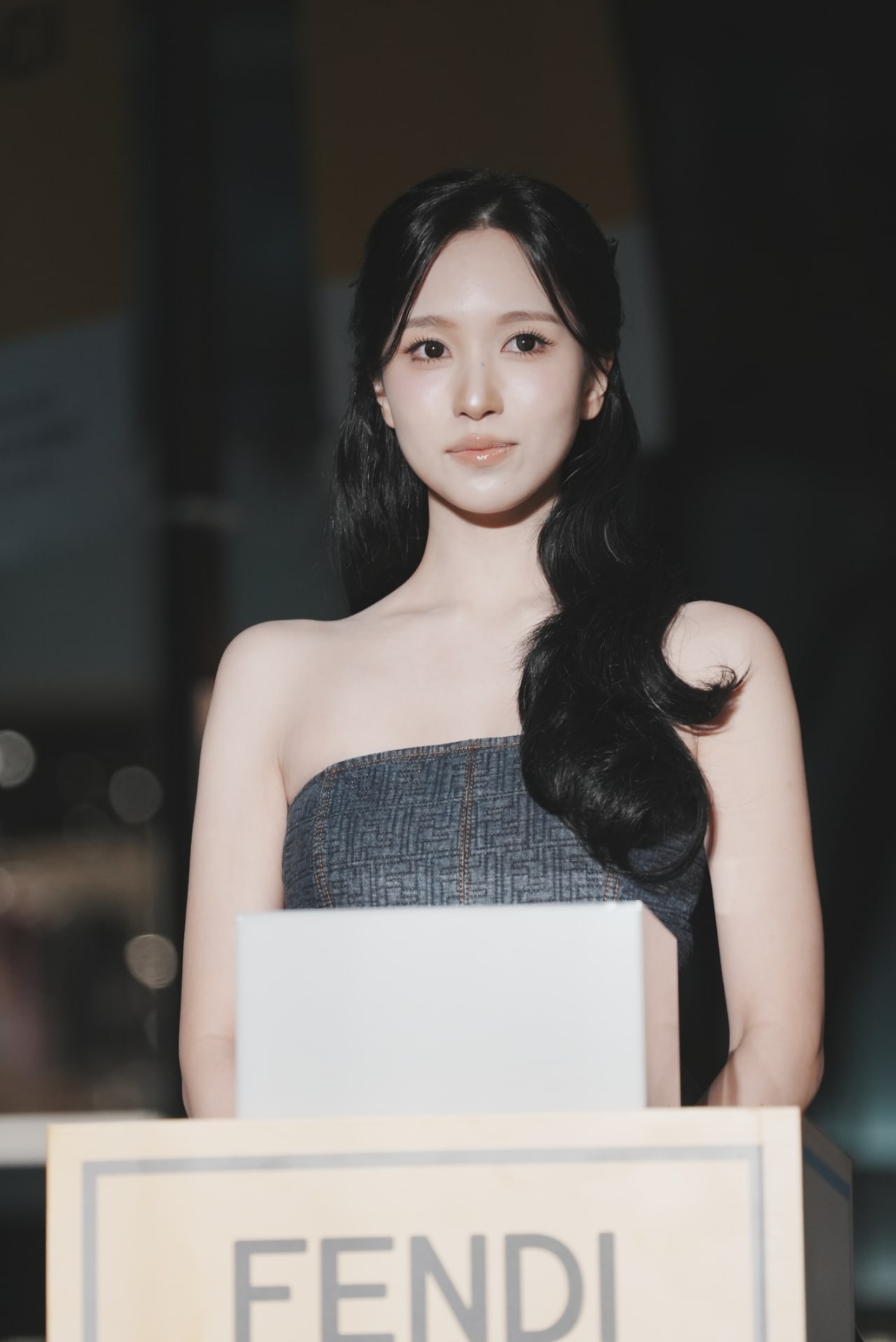 TWICEミナが表参道を輝かせる！FENDIまとってイルミネーションを点灯