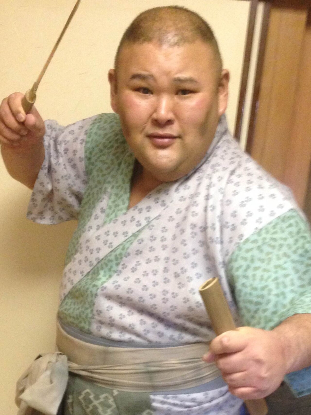 団長とクロちゃんいなくて寂しい、HIROが新橋演舞場初舞台 - お笑い