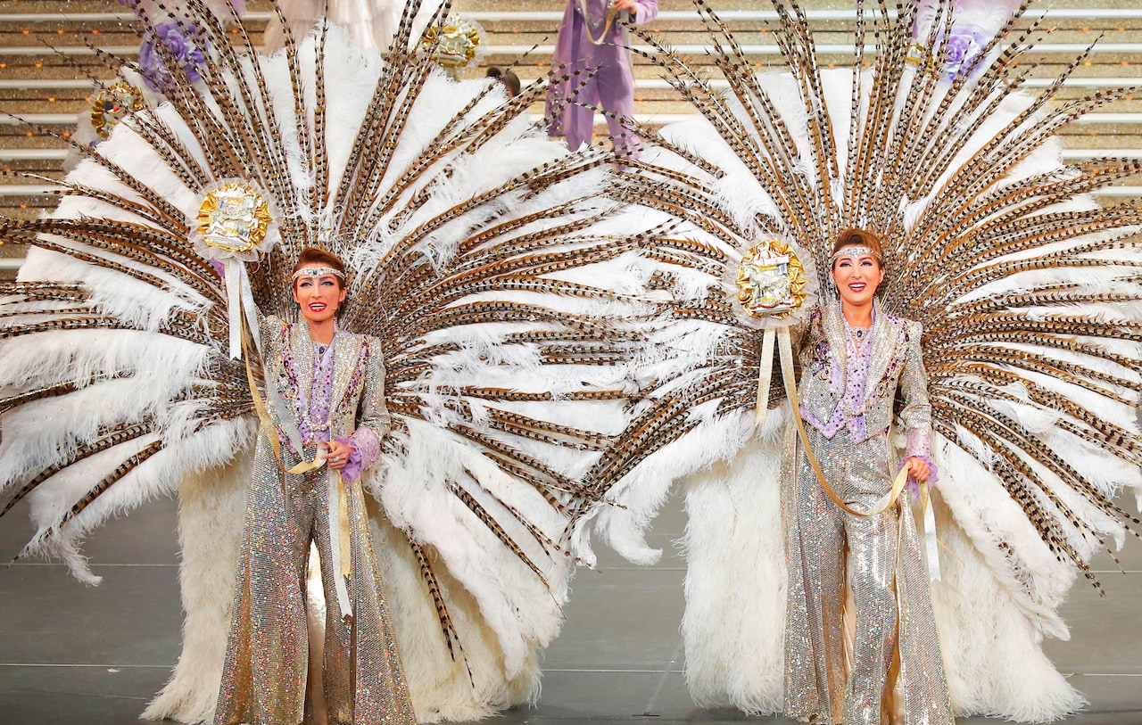 宝塚歌劇月組「モン・パリ誕生90周年 レヴューロマン『カルーセル輪